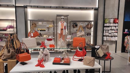 MANGO, Magasin de Vêtements à Montivilliers