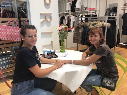 Esprit, Magasin de Vêtements à La Roche-sur-Yon