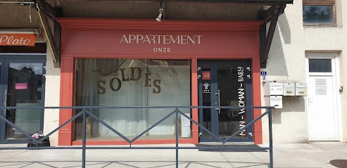 Appartement 11, Magasin de Vêtements à Saône