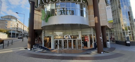 C&A, Magasin de Vêtements au Mans