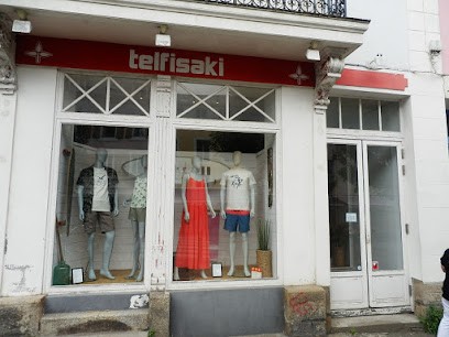 Telfisaki - Surf / Skate Shop Belle Ile En Mer, Magasin de Vêtements au Palais