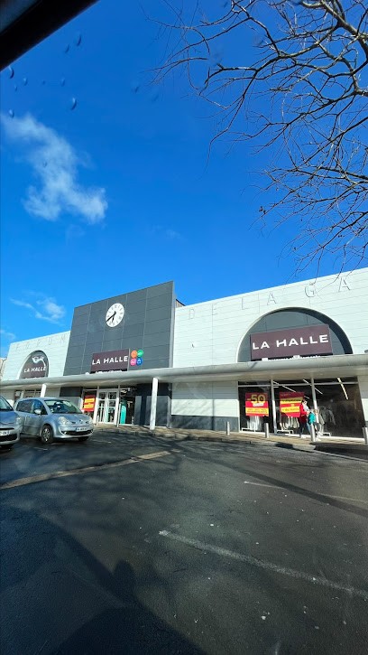 La Halle Fougeres, Magasin de Vêtements à Fougères