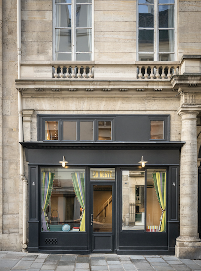 La Veste Magasin De Vêtements à Paris 06