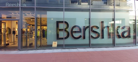 Bershka, Magasin de Vêtements à Saint-Nazaire