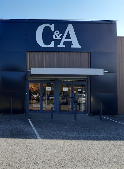 C&A, Magasin de Vêtements à Houssen