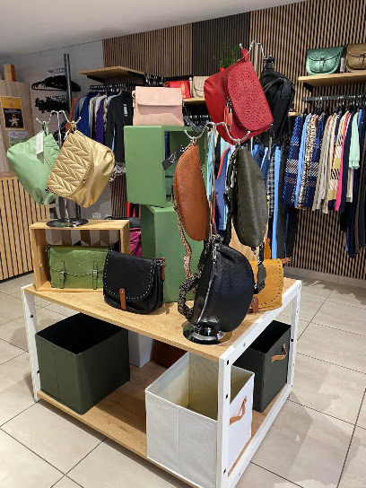 La Boutique Cathy Couture, Magasin De Vêtements à Blainville-sur-l'Eau
