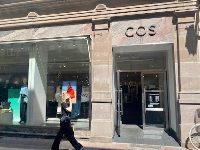 COS, Magasin de Vêtements à Strasbourg