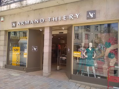 Armand Thiery, Magasin de Vêtements à Saumur