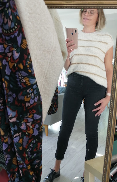 Julie Mascarelle Conseillère Elora, Magasin De Vêtements à Angles