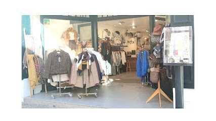 Ama Luma, Magasin de Vêtements à Espelette