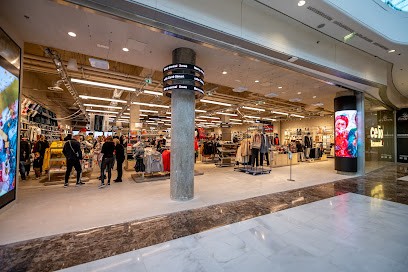 Celio, Magasin de Vêtements à Lieusaint