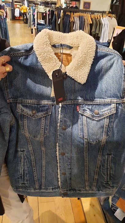 Printemps The Kooples, Magasin de Vêtements à Marseille 11