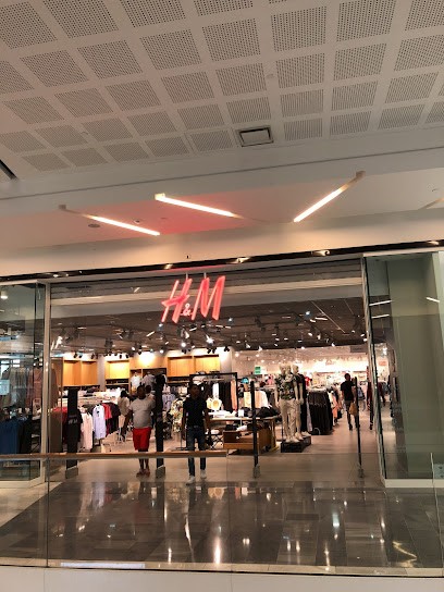 H&M, Magasin de Vêtements à Villeneuve-la-Garenne