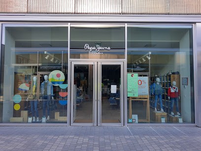Pepe Jeans Honfleur Normandy Outlet, Magasin de Vêtements à Honfleur
