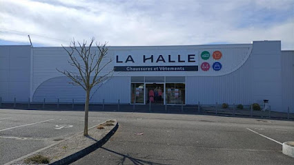 La Halle Magasin De Vêtements à Ruffec