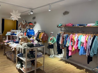 Marcel Célestine, Magasin de Vêtements à Pont-l'Abbé