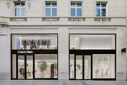 Calvin Klein Magasin De Vêtements à Paris 08