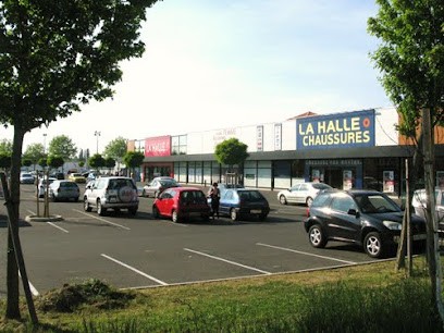 Halle Fashion and Accessories, Magasin de Vêtements à Sarreguemines