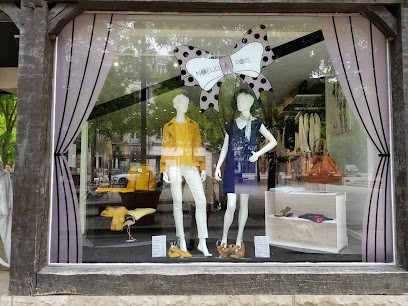 Noeud à Pois, Magasin de Vêtements à Troyes