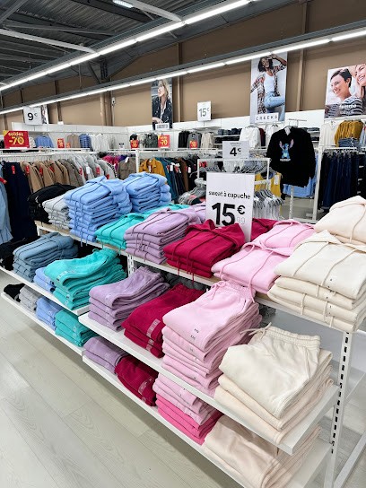 La Halle Cluses Scionzier, Magasin de Vêtements à Scionzier