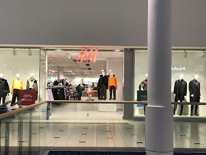 H&M, Magasin de Vêtements à Thoiry
