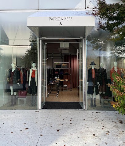 Patrizia Pepe, Magasin de Vêtements à Villefontaine