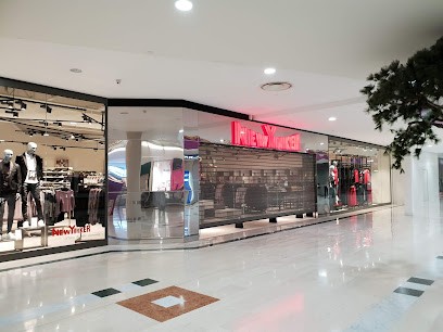 NEW YORKER, Magasin de Vêtements au Mans