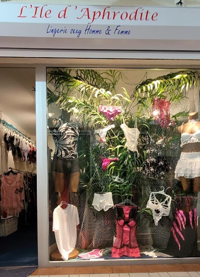 L'Île d'Aphrodite, Magasin de Vêtements aux Mathes