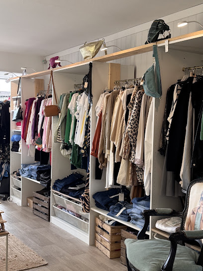 Elvi Boutique Magasin De Vêtements à Bassens