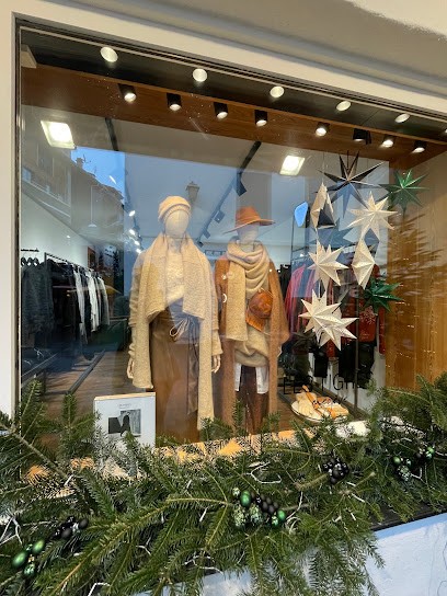 LES TIGRES - Megève, Magasin de Vêtements à Megève