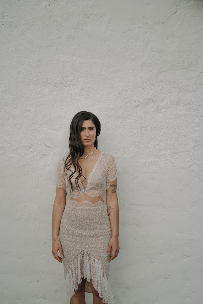 Ana Des Cabanasses - Robe De Mariée Sur Mesure Magasin De Vêtements à Cadaujac