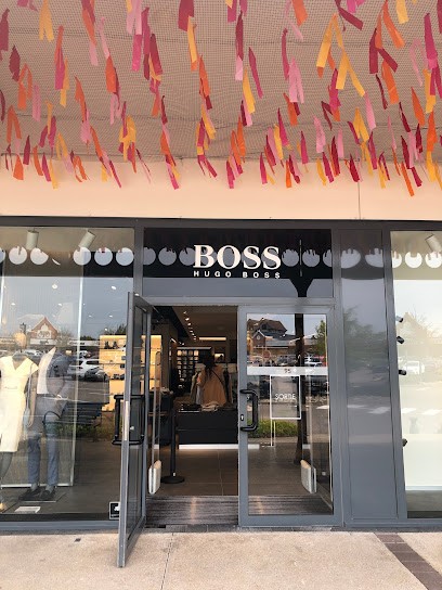 BOSS, Magasin de Vêtements à Lavau