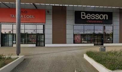 Cache Cache, Magasin de Vêtements à Rots