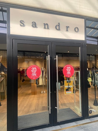 Sandro - Paris One Nation Mixte, Magasin de Vêtements aux Clayes-sous-Bois