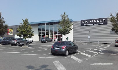 La Halle Jonzac La Source, Magasin de Vêtements à Jonzac