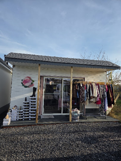Lovely Malie's, Magasin De Vêtements au Mesnil-Réaume