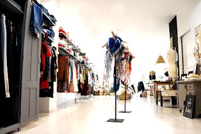 Vintage, Magasin de Vêtements à Talmont-Saint-Hilaire