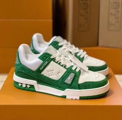 Triking, Magasin de Vêtements à Paris 19