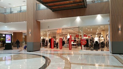 H&M, Magasin de Vêtements à Issy-les-Moulineaux
