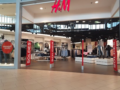 H&M, Magasin de Vêtements à Courdemanche