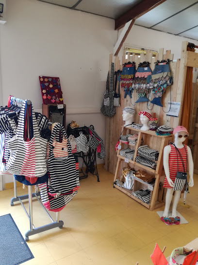 Le Magasin Acsomur Magasin De Vêtements à Vannes