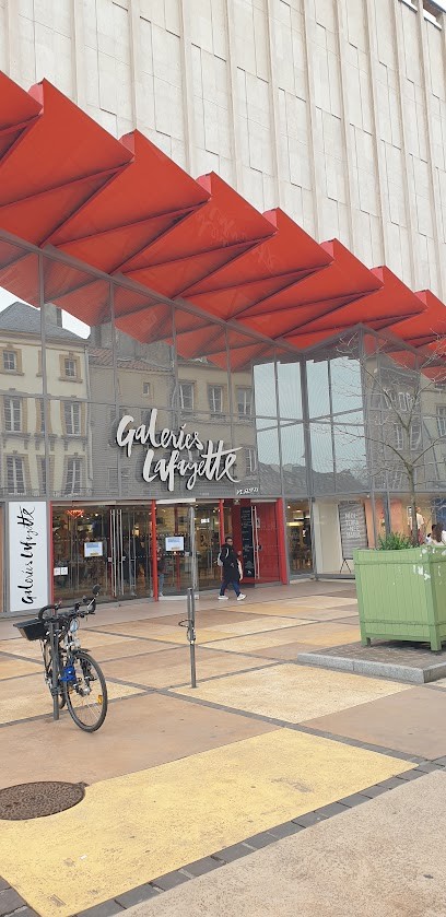 Galeries Lafayette Homme THE KOOPLES, Magasin de Vêtements à Metz