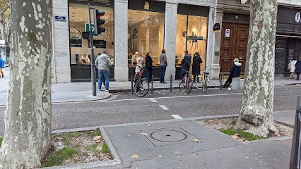 Officiel Boutique, Magasin de Vêtements à Lyon 06