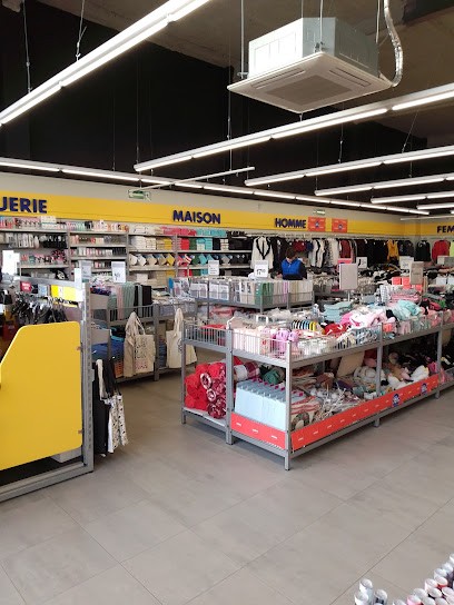 Zeeman Azé Fougetterie Rue De La Fougetterie, Magasin de Vêtements à Château-Gontier