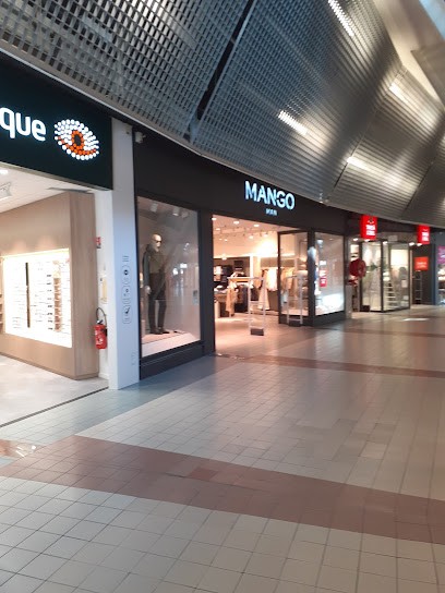 MANGO, Magasin de Vêtements à La Roche-sur-Yon