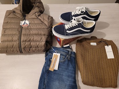 Blackstore Sainte-Eulalie, Magasin de Vêtements à Sainte-Eulalie