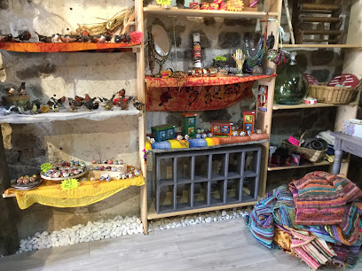 La Cacheribaude Magasin De Vêtements à la Salvetat-sur-Agout