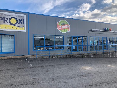 A 2 mains, Magasin de Vêtements à Savigné