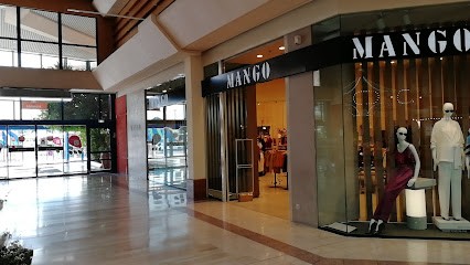 MANGO, Magasin de Vêtements au Pontet