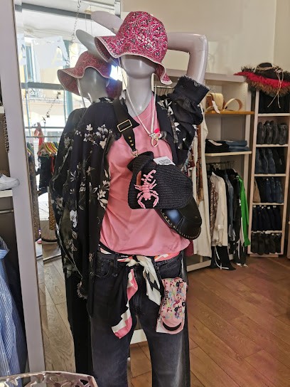 La Pièce D'Arlette Hyères, Magasin de Vêtements à Hyères